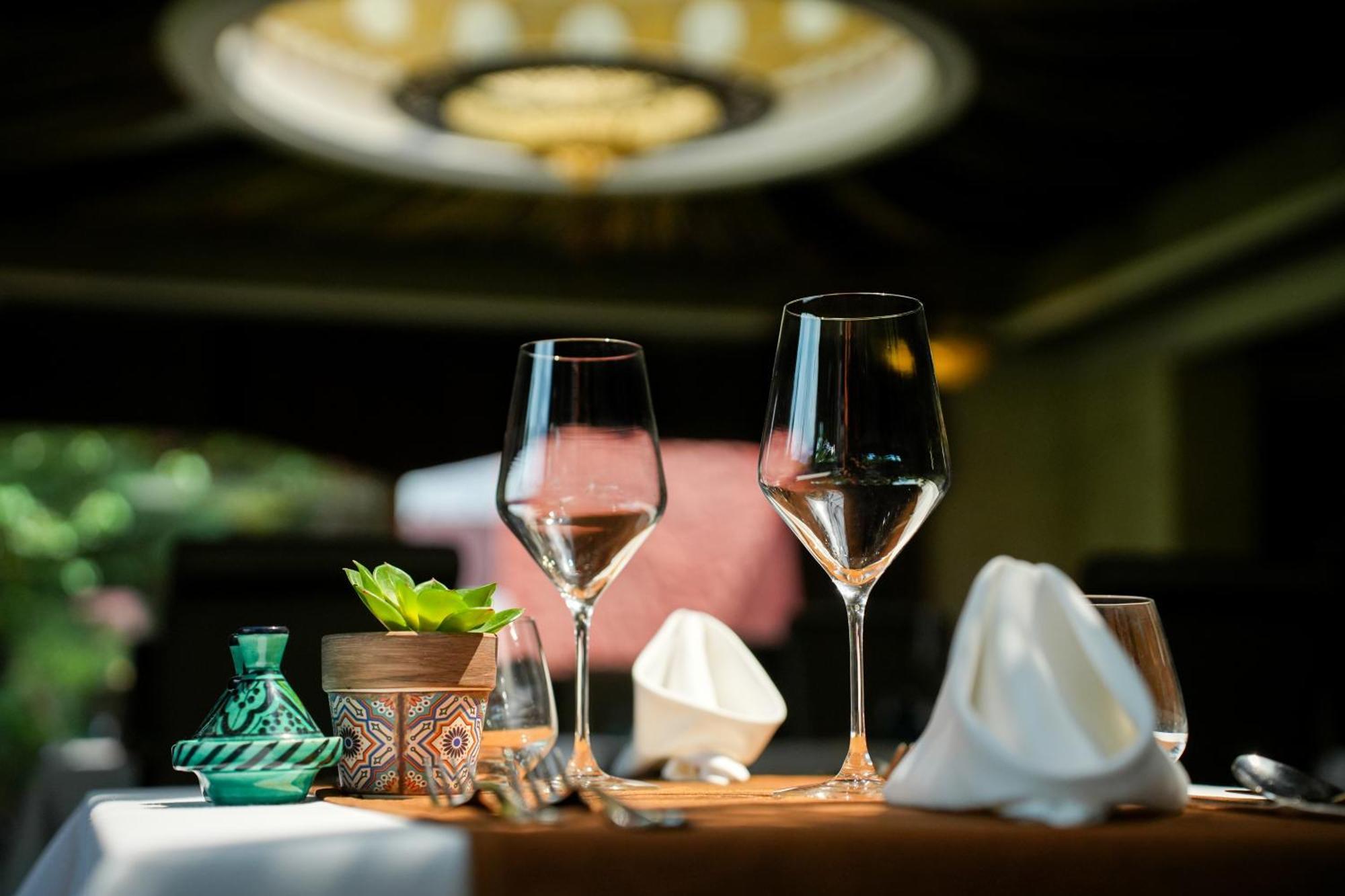Meses Shiraz Hotel Superior-Adults Only 艾格扎洛克 外观 照片
